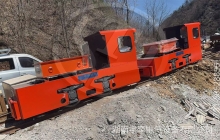 廣西一批5噸湘潭鋰電池電機(jī)車抵達(dá)礦山現(xiàn)場(chǎng)
